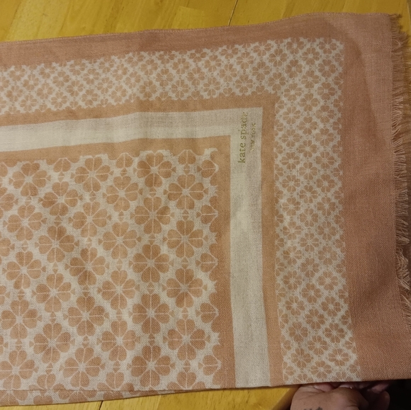 Kate Spade 100% Wool Scarve NWOT - Picture 5 of 5